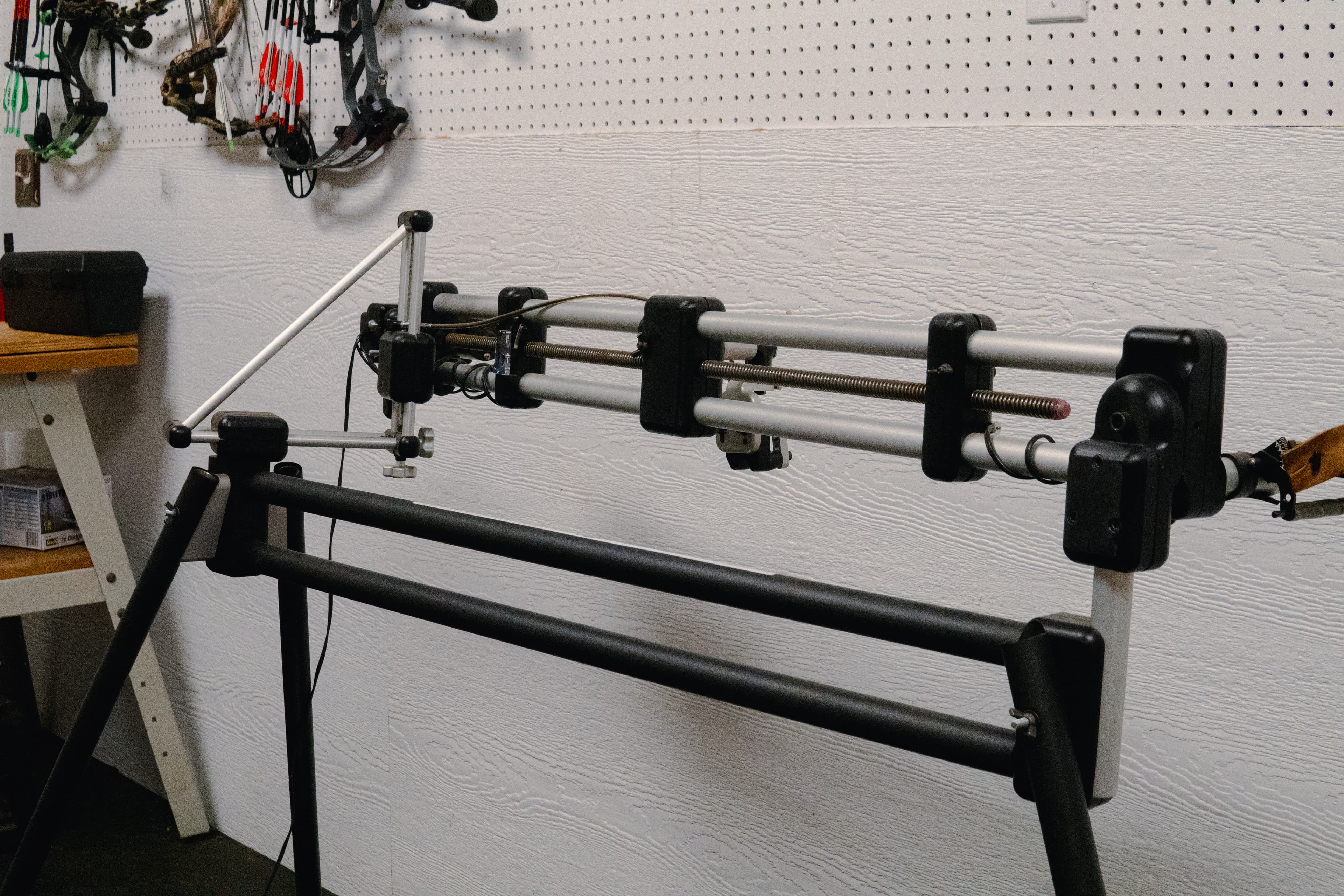 Professional bow tuning equipment and tools